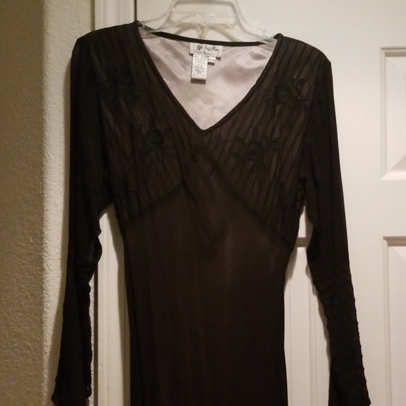 papillon Dresses & Skirts - Fitted dress
